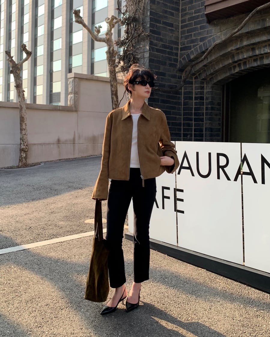 Giày mũi nhọn vẫn là biểu tượng của sự thanh lịch trong môi trường công sở, nhưng đã được điều chỉnh để thân thiện hơn với người mang.