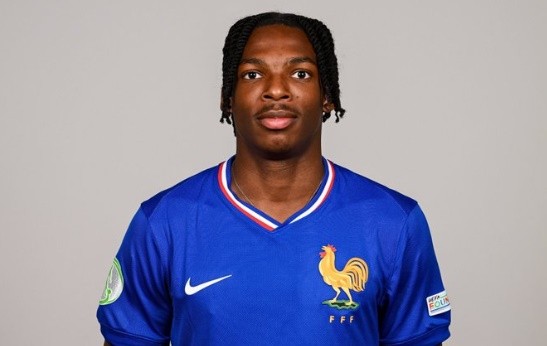 Jeremy Jacquet sẽ chính thức chuyển đến Liverpool vào hè này.