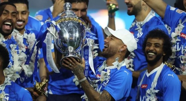 Al-Hilal liên tục nổ bom tấn trên TTCN.