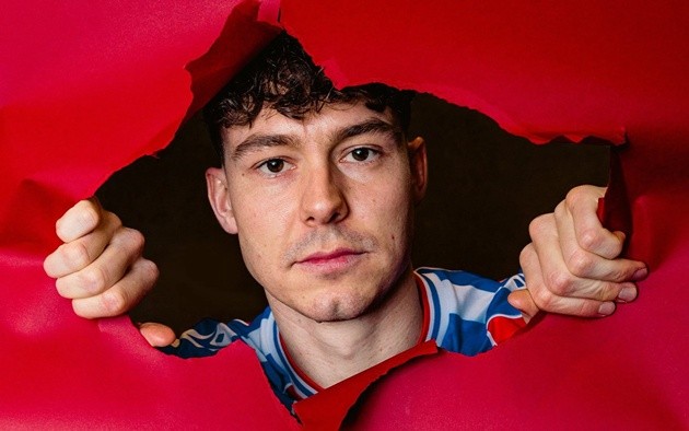 Jorgen Strand Larsen đến Palace vào ngày cuối TTCN.