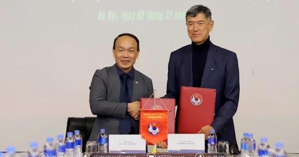 Ông Koshida tiếp tục làm việc với bóng đá Việt Nam.