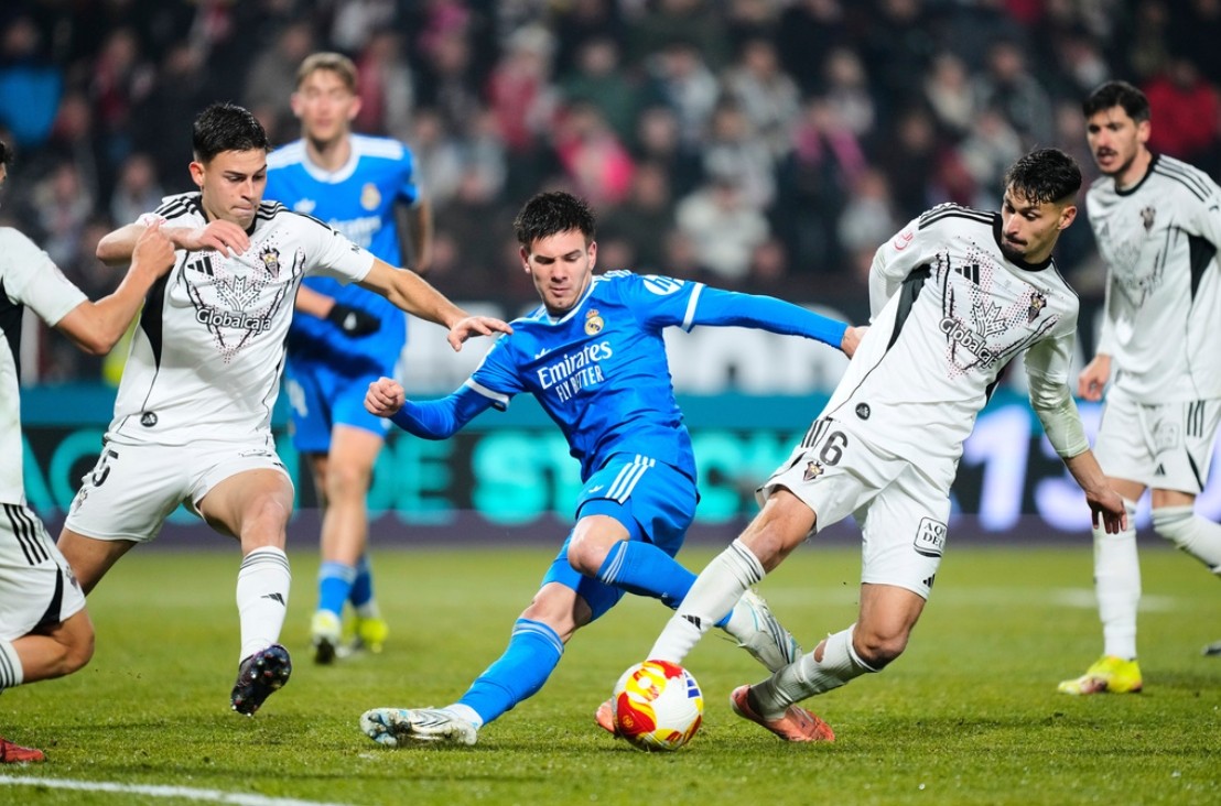 Nếu chủ quan, Barca hoàn toàn có thể đi vào vết xe đổ của Real Madrid. 