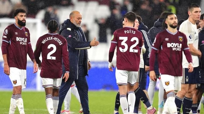 West Ham là đội có cửa sống cao nhất trong nhóm cầm đèn đỏ.