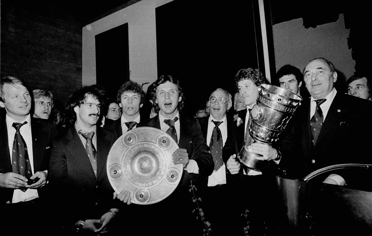 1. FC Koln từng có một quá khứ huy hoàng trước khi trải qua giai đoạn dài trồi sụt.