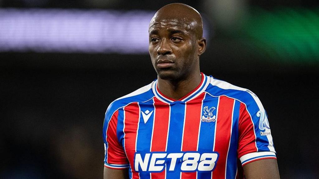 Thương vụ Mateta chuyển đến AC Milan đổ vỡ vào phút chót.