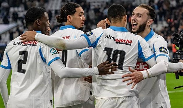 Marseille dễ dàng đánh bại Rennes trên sân nhà.