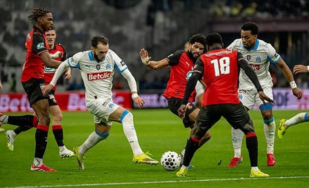 Marseille thể hiện sự vượt trội so với đội khách Rennes.