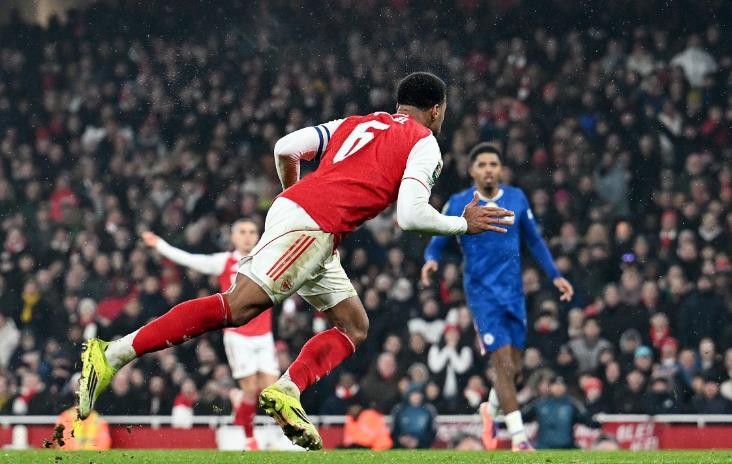 Gabriel - 8 điểm: Một lần nữa là chất kết dính nơi hàng thủ Arsenal. Một 