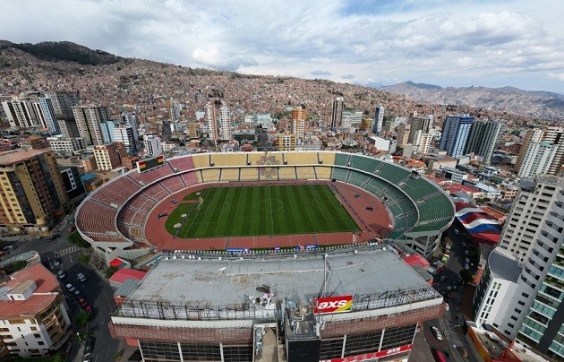Sân Hernando Siles luôn là nổi ám ảnh của các đội khách khi đến Bolivia.