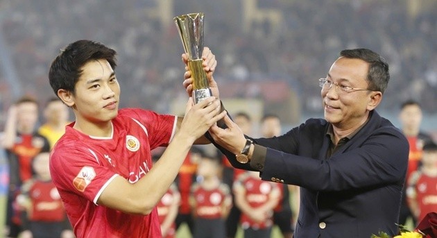 Đình Bắc là tâm điểm ở vòng 12 V.League.