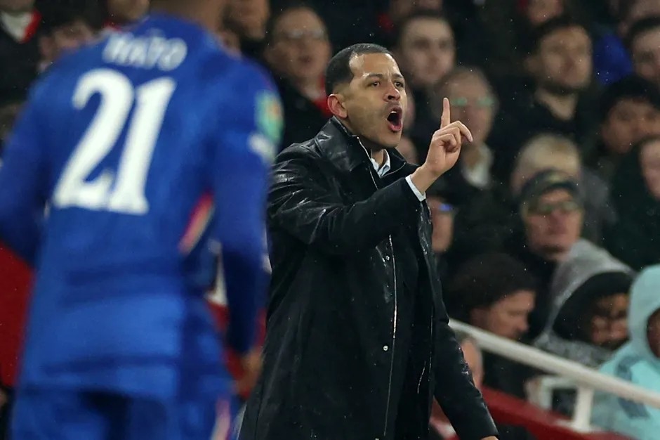 Liam Rosenior đã không thể giúp Chelsea lật ngược thế cờ tại Emirates.