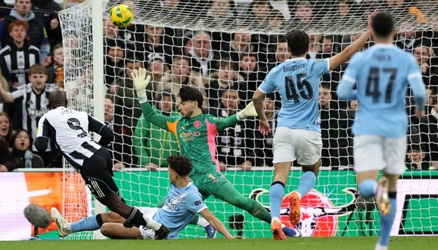 Chích chòe khó cản đội chủ nhà.