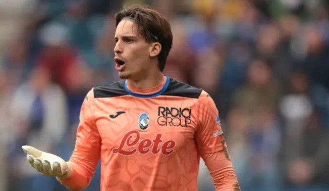 Thủ môn Marco Carnesecchi của Atalanta.