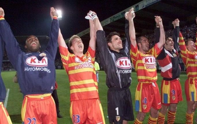 Lens đăng quang Vô địch nước Pháp lần đầu tiên và duy nhất trong lịch sử mùa .