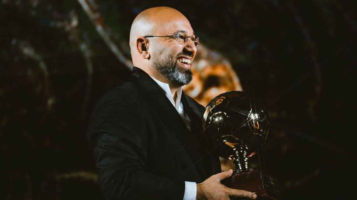  Barat dần trở thành người đại diện hàng đầu thế giới.