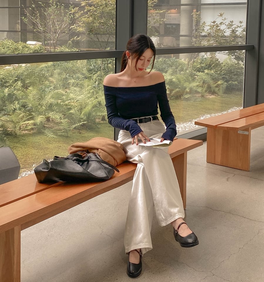 Quần trắng luôn gắn liền với hình ảnh tươi mới, thanh lịch và đầy tinh tế. 