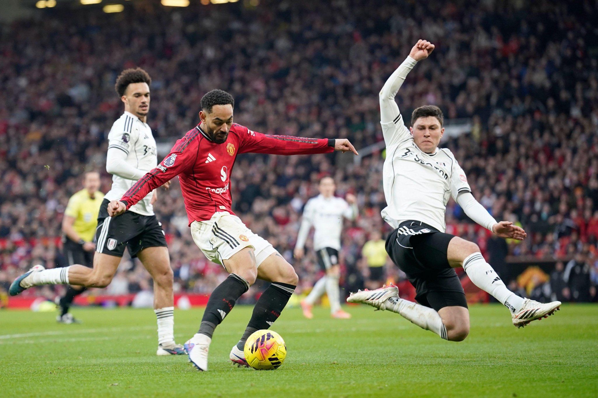 Khi Cunha thổi bùng cảm hứng.