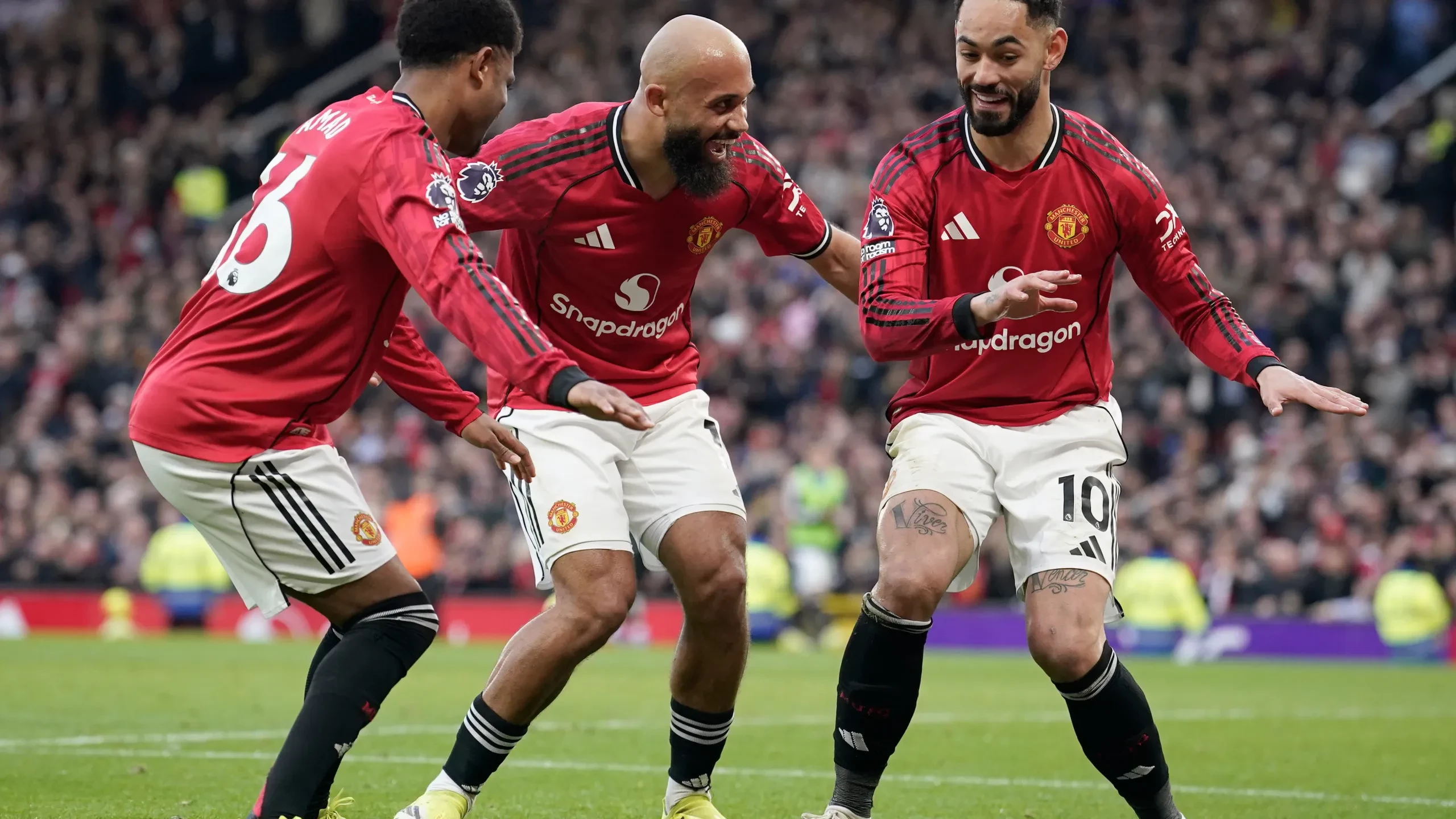 Cunha và bài học vật lý trên sân cỏ.