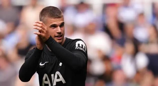 Bayern để mắt đến Luka Vuskovic.