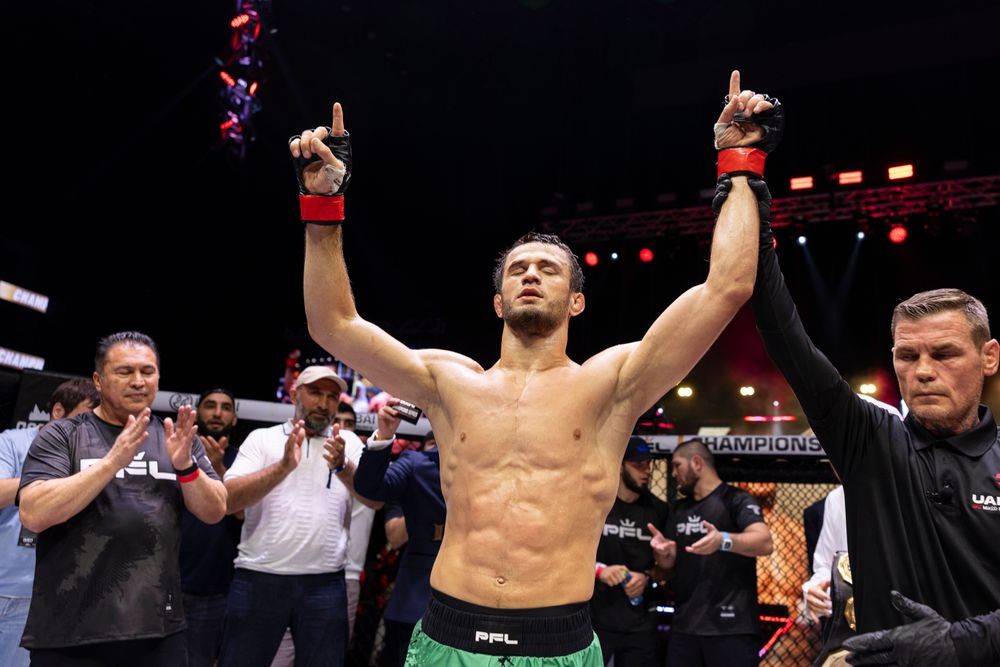 Usman Nurmagomedov giữ đai vô địch PFL