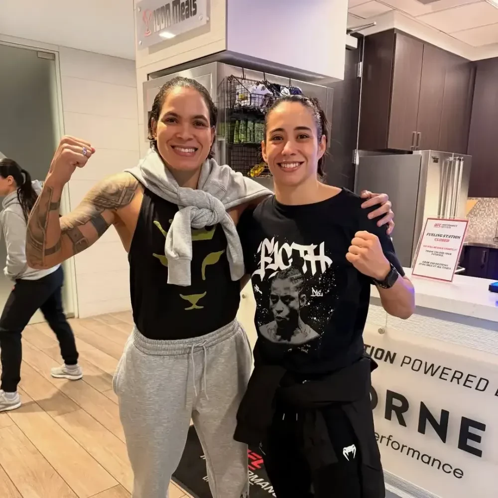 Bruna Brasil và Amanda Nunes