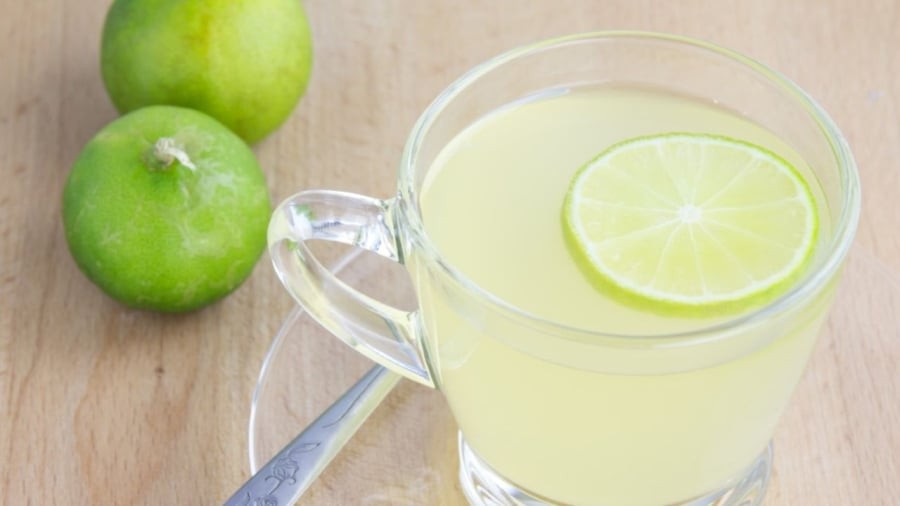 Uống nước chanh trước và sau khi ăn sáng đều có những lợi ích riêng. 