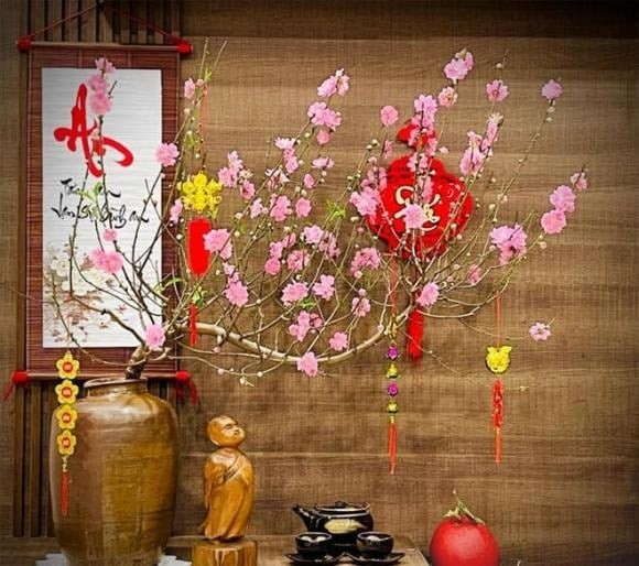 Ánh sáng đóng vai trò quan trọng trong quá trình sinh trưởng và ra hoa của cây.