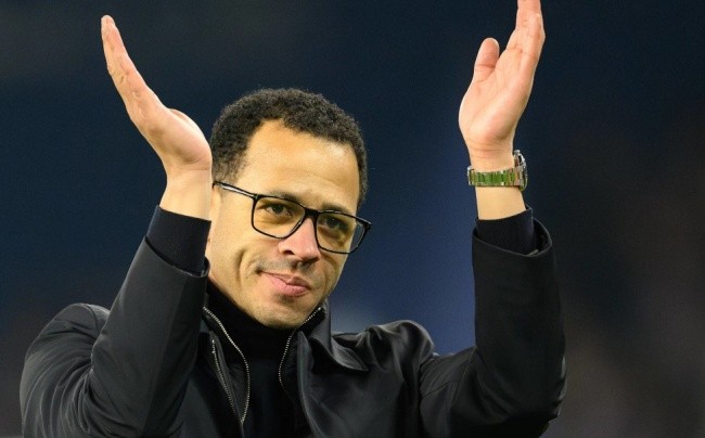 HLV Liam Rosenior mang đến làn gió mới cho Chelsea.