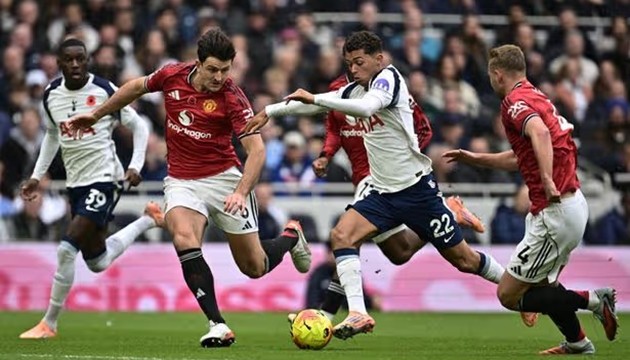 Vai trò thủ lĩnh hàng phòng ngự của Maguire đặc biệt quan trọng với Man United.