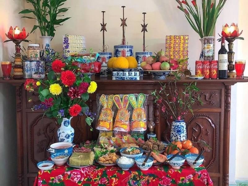 Hoa dâng lễ nên là hoa tươi, nở vừa, không dập nát