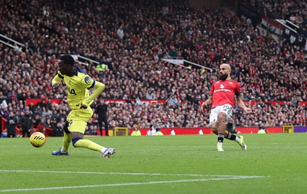 Mbeumo là người khai thông thế bế tắc.