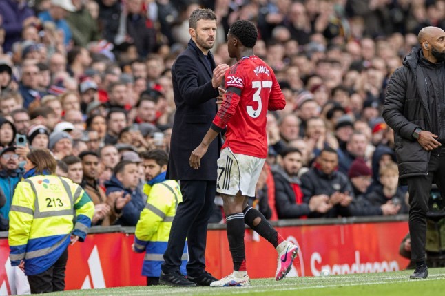 Mainoo bùng nổ mạnh mẽ dưới thời Carrick.