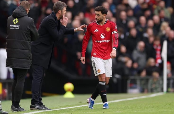 Không như Amorim, Carrick trao cho Fernandes sự tự do.