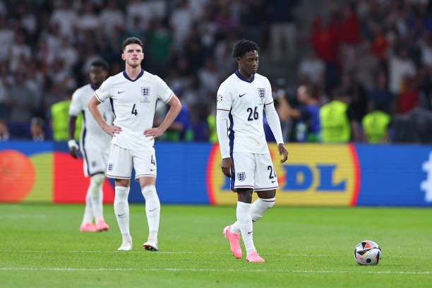 Declan Rice từng thi đấu ăn ý bên cạnh Kobbie Mainoo trong màu áo tuyển Anh ở EURO 2024.