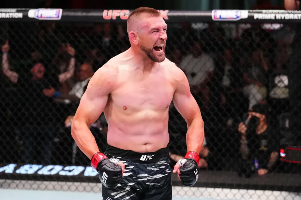 Dustin Jacoby ăn mừng chiến thắng tại UFC Vegas 113.