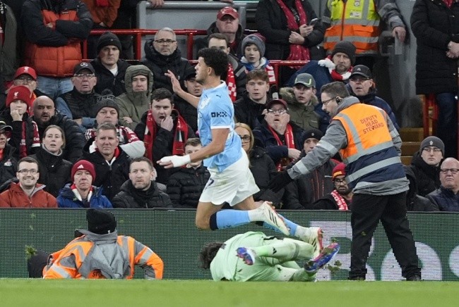 Matheus Nunes - 7.2 điểm: Thi đấu năng nổ bên hành lang cánh phải. Chính nỗ lực đột phá của anh ở cuối trận đã buộc Alisson phạm lỗi, mang về quả phạt đền quyết định cho Haaland.