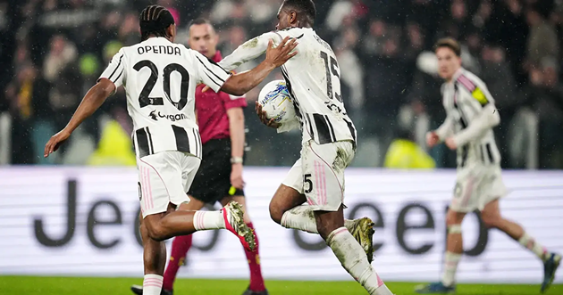 Juventus giành được 1 điểm quý giá trong trận đấu khó khăn với Lazio.