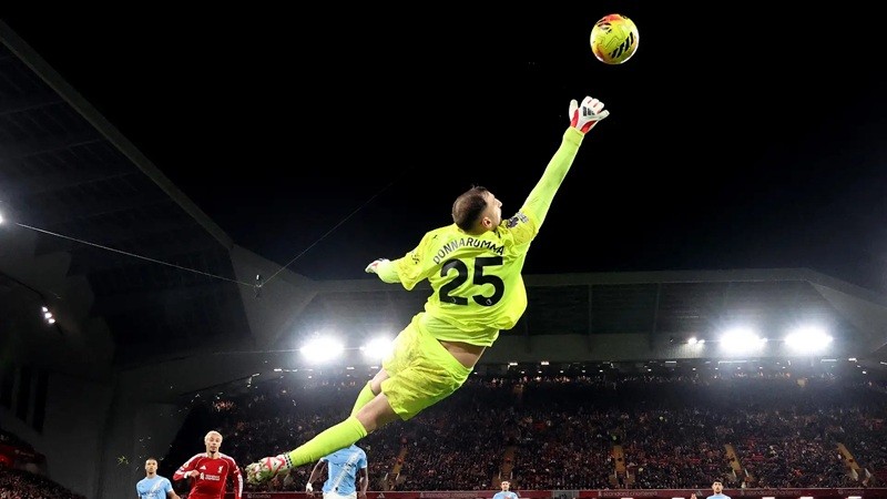 Pha cản phá xuất thần của Donnarumma.