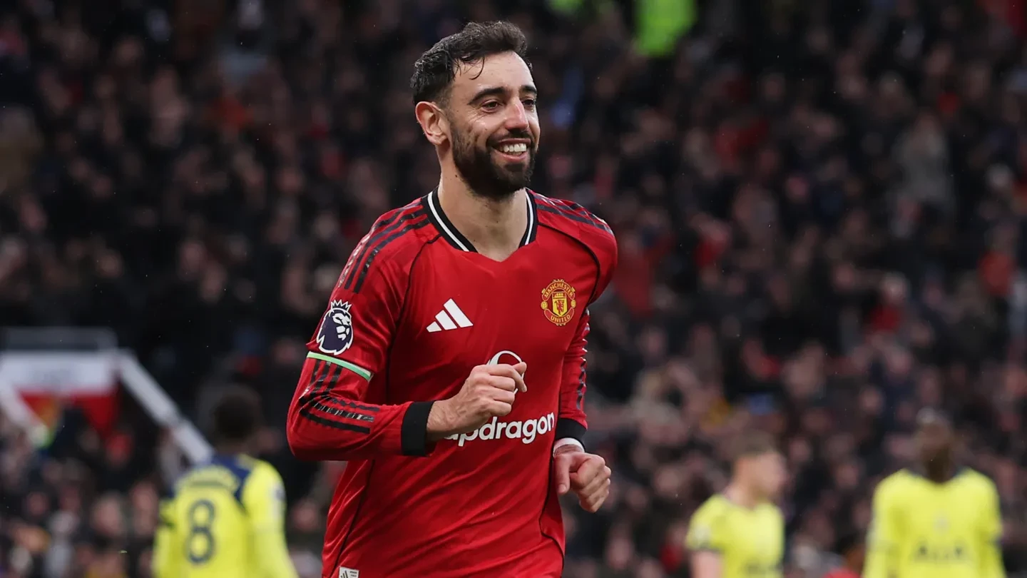 Bruno tự do, United thăng hoa rực rỡ.