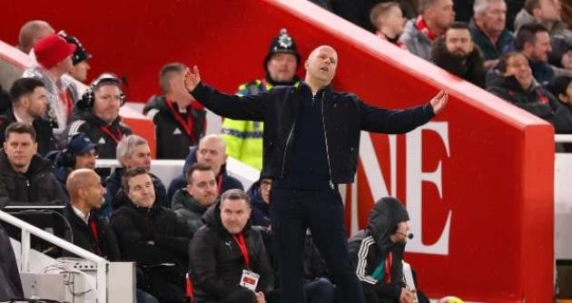 Liverpool cần đứng dậy mạnh mẽ sau trận thua Man City.