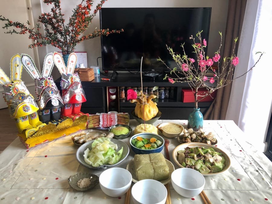 ên cạnh việc chuẩn bị lễ vật chu đáo, vị trí đặt mâm cúng cũng là điều được nhiều người đặc biệt quan tâm. 