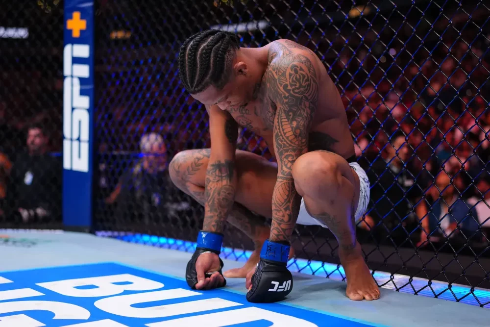 Vinicius Oliveira trong trận đấu tại UFC 318.