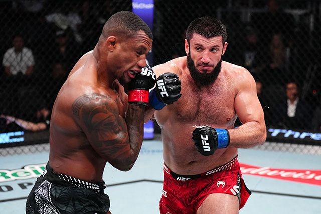 Jailton Almeida tỏ ra thất vọng sau trận thua tại UFC.