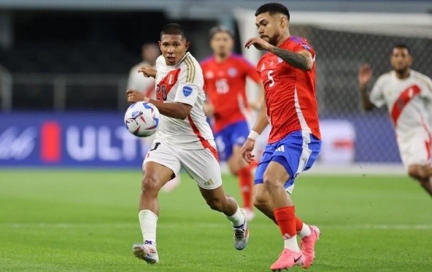 Chile là địch thủ số 1 của Peru.