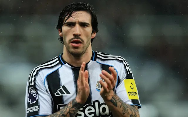 Romano xác nhận MU đưa Tonali vào tầm ngắm.