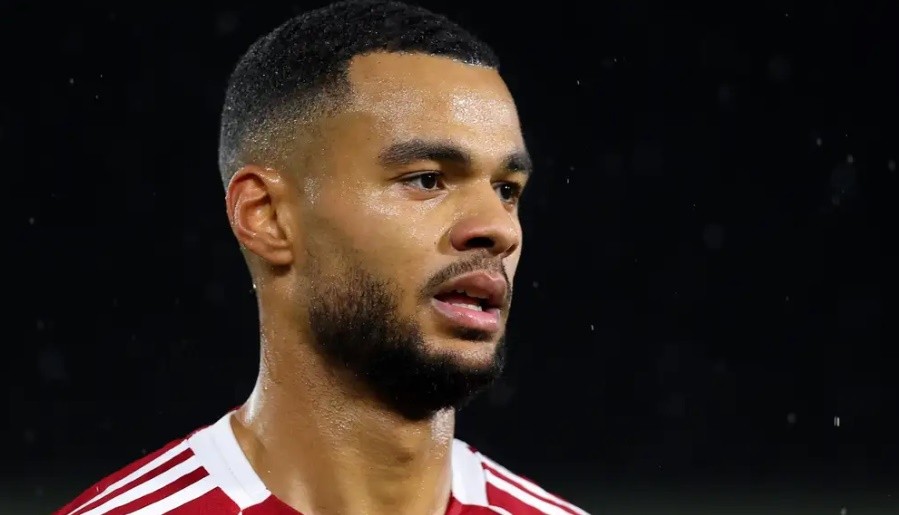 Gakpo thi đấu mờ nhạt ở trận gặp Man City.