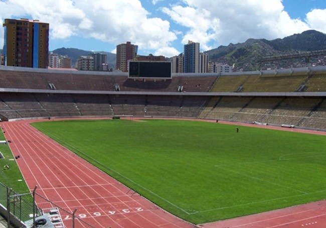 SVĐ Hernando Siles có độ cao khủng.