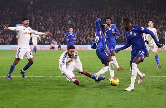 Chelsea đánh rơi chiến thắng 1 cách đầy đáng tiếc.