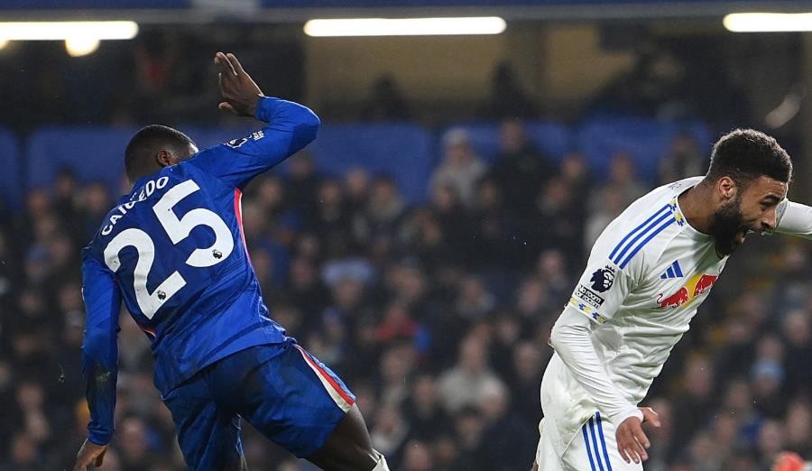 Moises Caicedo - 6 điểm: Phạm một lỗi không cần thiết dẫn đến quả phạt đền. Một quyết định ngớ ngẩn hiếm thấy ở anh. Caicedo trông không được sung sức và phong độ có phần đi xuống trong vài trận gần đây.