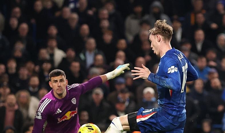 Cole Palmer - 7.6 điểm: Sau cú hat-trick ở trận trước, Palmer tiếp tục cho thấy dấu hiệu hồi sinh phong độ. Anh có pha chọc khe thiên tài cho Joao Pedro mở tỷ số. Nhìn chung, đây là màn trình diễn toàn diện nhất của Palmer trong thời gian gần đây. Anh liên tục xin bóng và điều phối lối chơi. Ghi bàn từ chấm 11m nhưng lại bỏ lỡ một cơ hội mười mươi ở phút bù giờ.